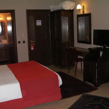 Pandion Luxury Boutique Hotel & Suites With Spa Неохорион
