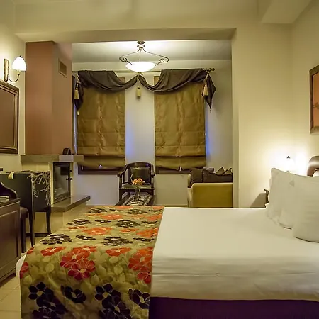 Pandion Luxury Boutique Hotel & Suites With Spa *