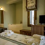 Pandion Luxury Boutique & With Hotel *