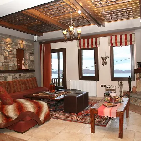 Pandion Luxury Boutique Hotel & Suites With Spa Отель Неохорион