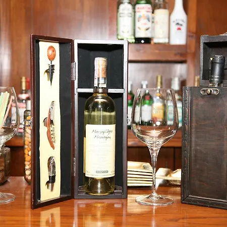 Pandion Luxury Boutique & With Neo Chorio