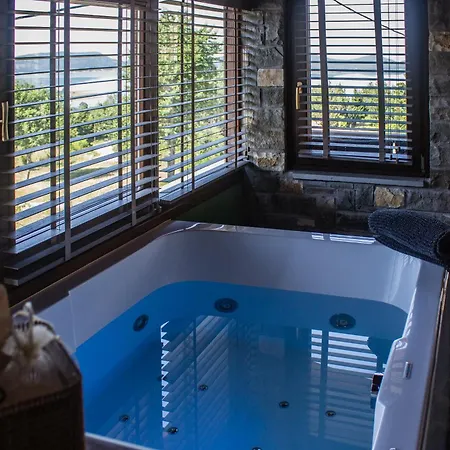 Pandion Luxury Boutique Hotel & Suites With Spa Отель *