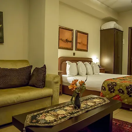 Pandion Luxury Boutique & With Hotel *
