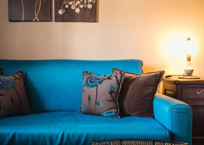 Pandion Luxury Boutique & With *