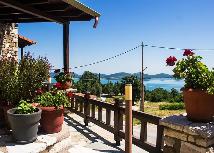 Pandion Luxury Boutique & With